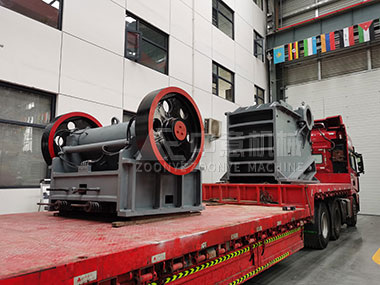 中意顎式破碎機裝車發(fā)往客戶現(xiàn)場